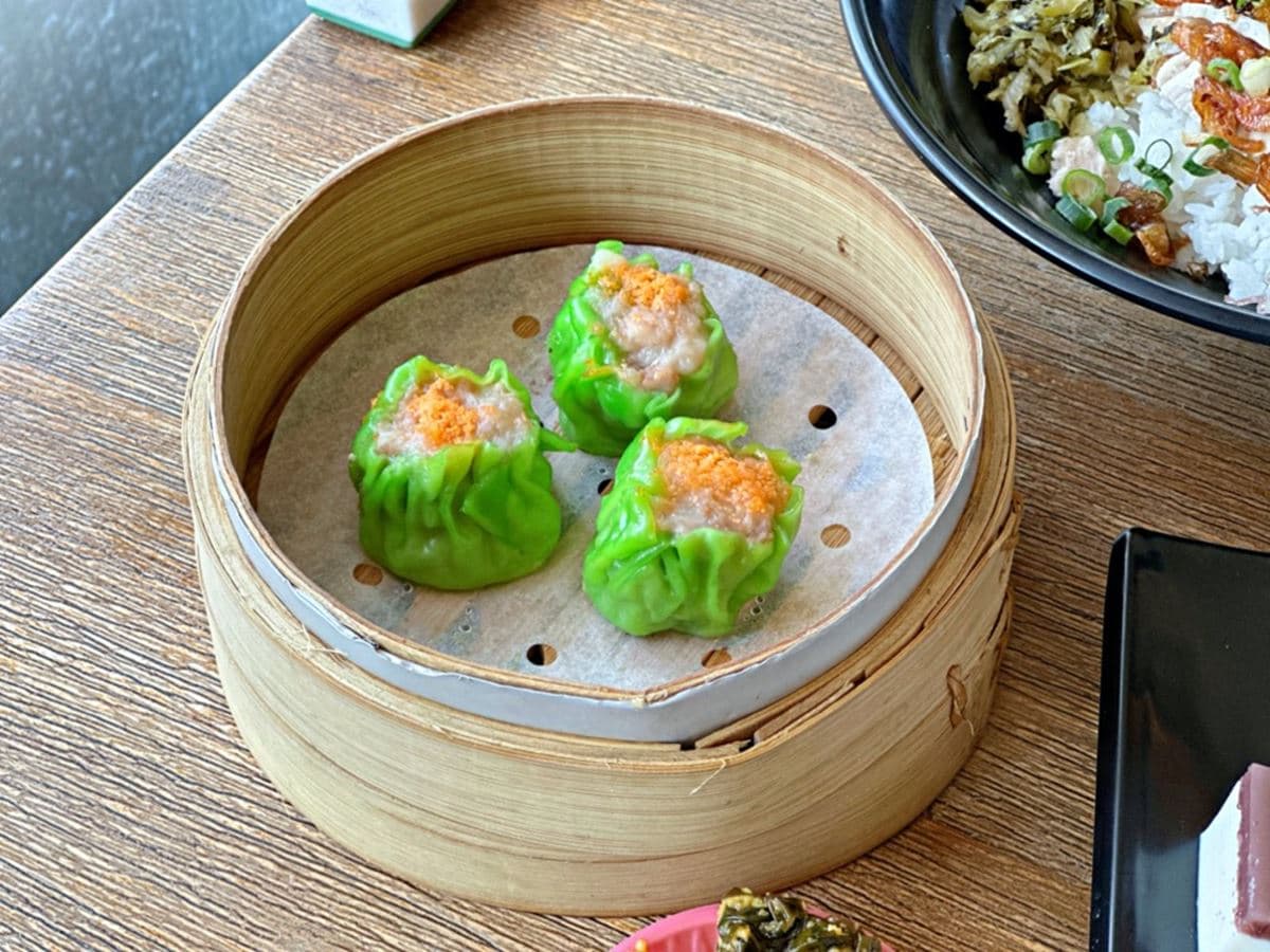 珍奶無限暢飲!學區「佛系牛肉麵」免費加湯、加麵吃到飽,港點、流沙包都有 珍奶無限暢飲!學區「佛系牛肉麵」免費加湯、加麵吃到飽,港點、流沙包都有