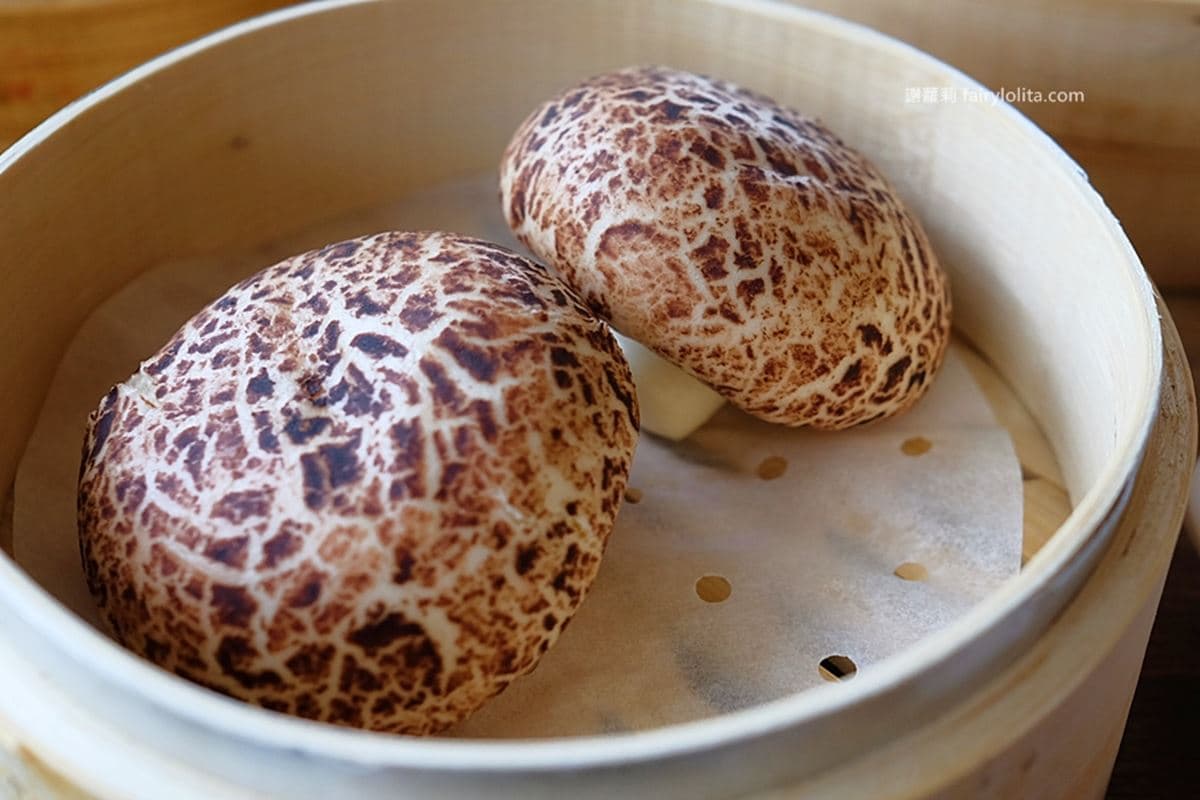 珍奶無限暢飲!學區「佛系牛肉麵」免費加湯、加麵吃到飽,港點、流沙包都有 珍奶無限暢飲!學區「佛系牛肉麵」免費加湯、加麵吃到飽,港點、流沙包都有