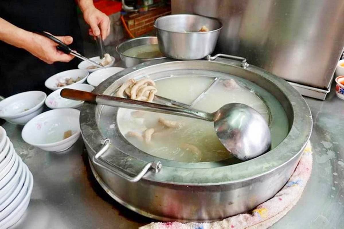 廟口榕樹下開吃!大稻埕慈聖宮5攤老店美食:台北3大鹹粥、銷魂白煮豬腳 廟口榕樹下開吃!大稻埕慈聖宮5攤老店美食:台北3大鹹粥、銷魂白煮豬腳