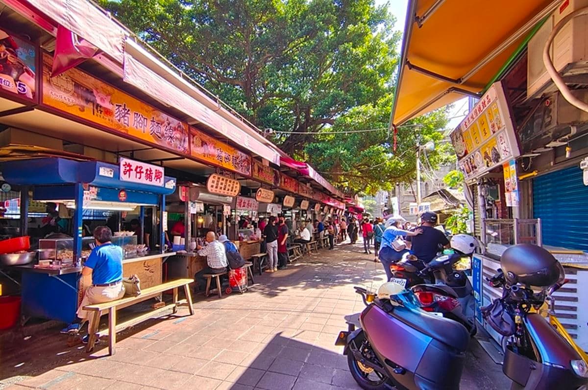 廟口榕樹下開吃!大稻埕慈聖宮5攤老店美食:台北3大鹹粥、銷魂白煮豬腳 廟口榕樹下開吃!大稻埕慈聖宮5攤老店美食:台北3大鹹粥、銷魂白煮豬腳