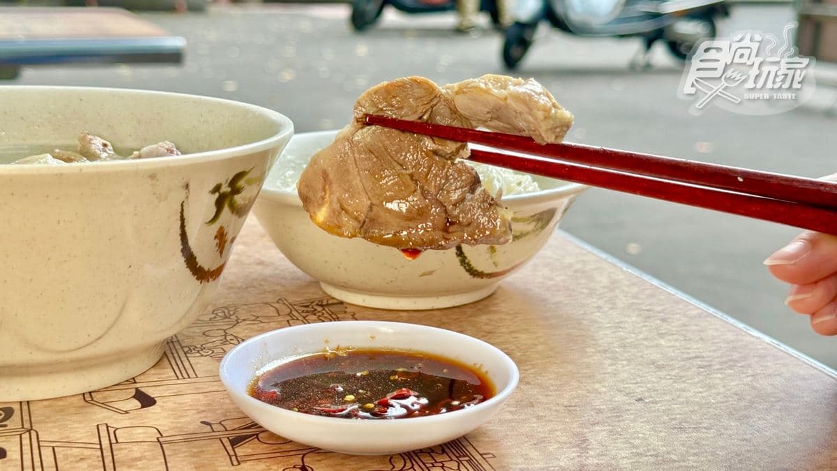 廟口榕樹下開吃!大稻埕慈聖宮5攤老店美食:台北3大鹹粥、銷魂白煮豬腳 廟口榕樹下開吃!大稻埕慈聖宮5攤老店美食:台北3大鹹粥、銷魂白煮豬腳