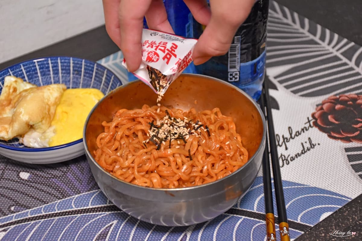 颱風天泡麵準備了沒?6款PTT高人氣韓國泡麵:韓綜推薦部隊鍋麵、激辣火雞麵 颱風天泡麵準備了沒?6款PTT高人氣韓國泡麵:韓綜推薦部隊鍋麵、激辣火雞麵