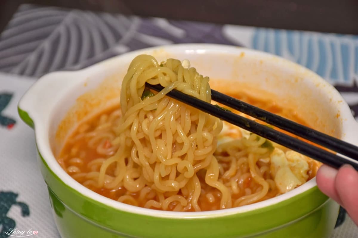 颱風天泡麵準備了沒?6款PTT高人氣韓國泡麵:韓綜推薦部隊鍋麵、激辣火雞麵 颱風天泡麵準備了沒?6款PTT高人氣韓國泡麵:韓綜推薦部隊鍋麵、激辣火雞麵