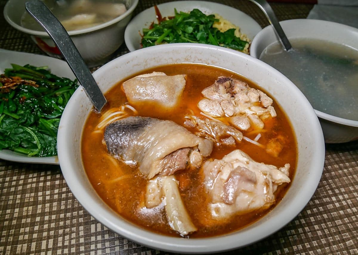 免費加湯揪甘心!「台北最有名麻油雞」是這家,林森北路50年排隊老字號 免費加湯揪甘心!「台北最有名麻油雞」是這家,林森北路50年排隊老字號