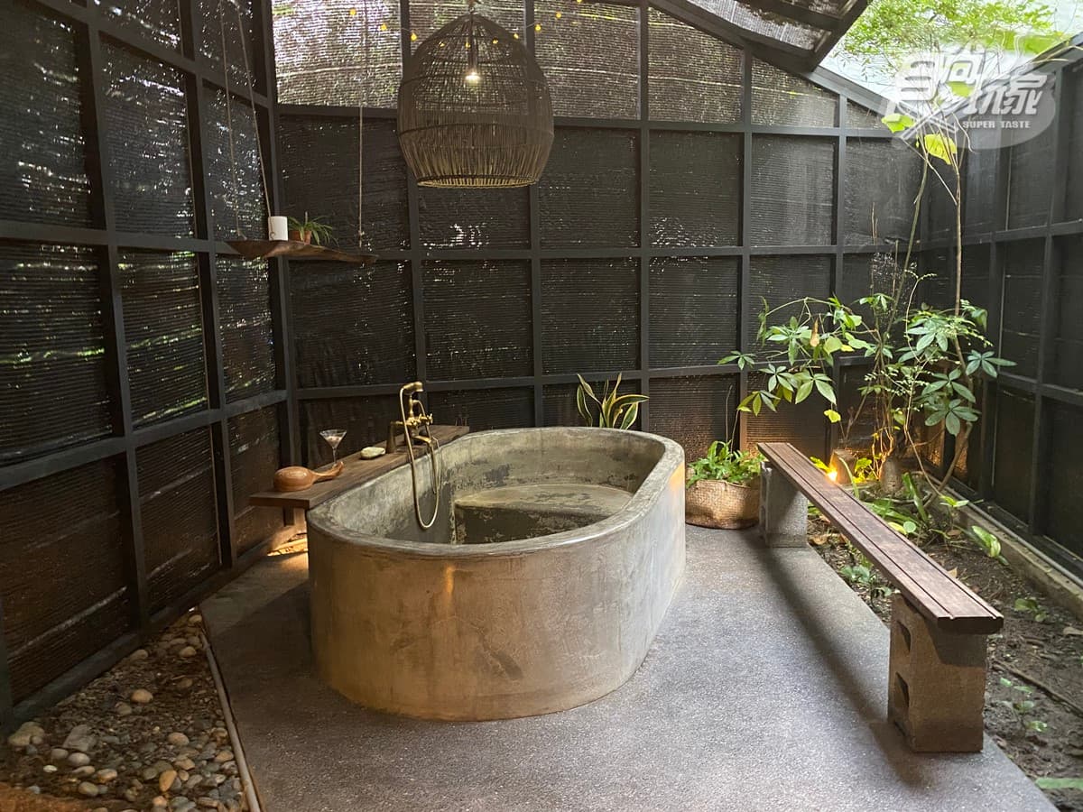 睡在雨林裡的樹屋!開箱宜蘭礁溪「祕境溫泉民宿」,一泊二食、泡湯泡到飽 睡在雨林裡的樹屋!開箱宜蘭礁溪「祕境溫泉民宿」,一泊二食、泡湯泡到飽