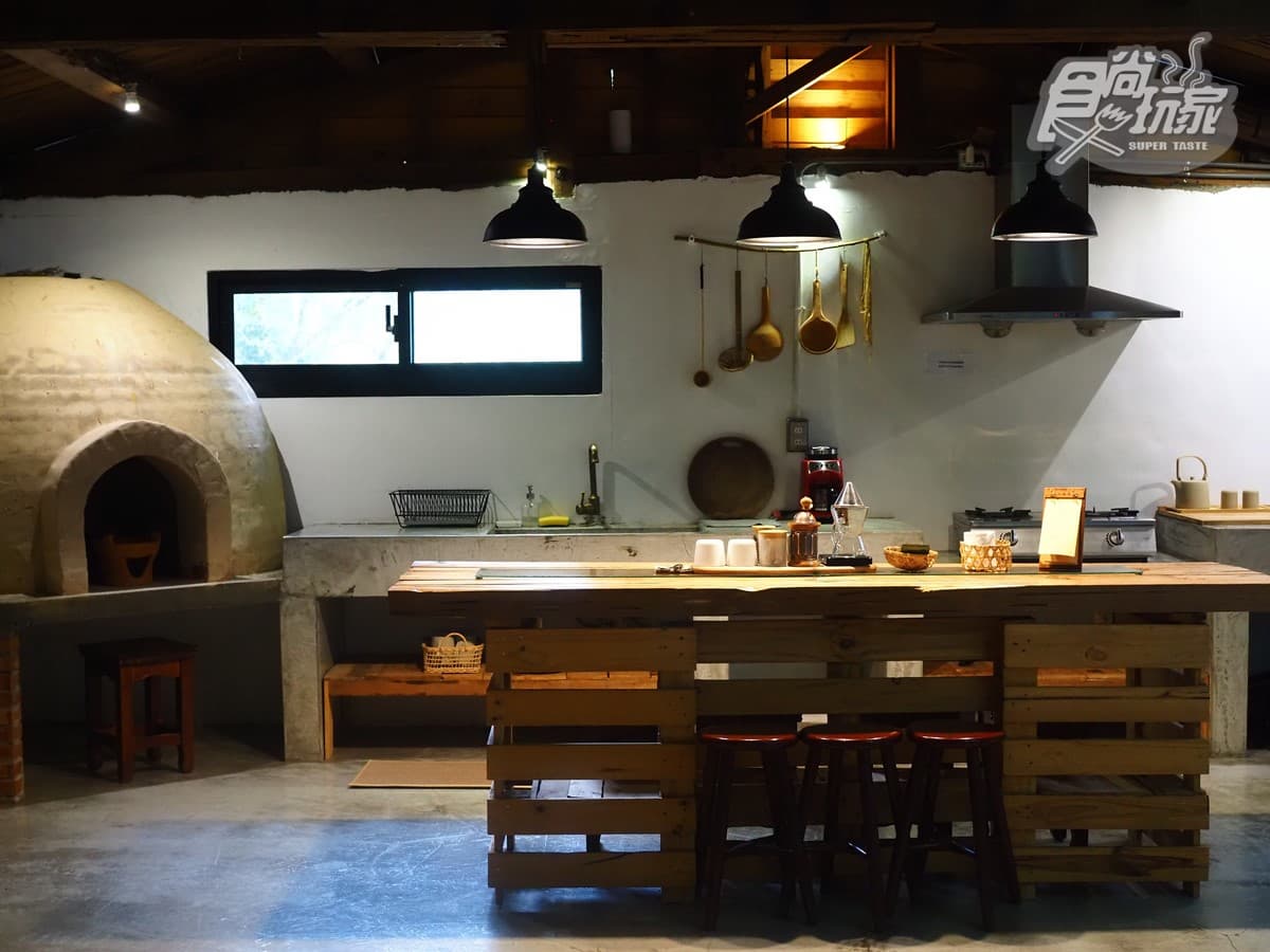 睡在雨林裡的樹屋!開箱宜蘭礁溪「祕境溫泉民宿」,一泊二食、泡湯泡到飽 睡在雨林裡的樹屋!開箱宜蘭礁溪「祕境溫泉民宿」,一泊二食、泡湯泡到飽