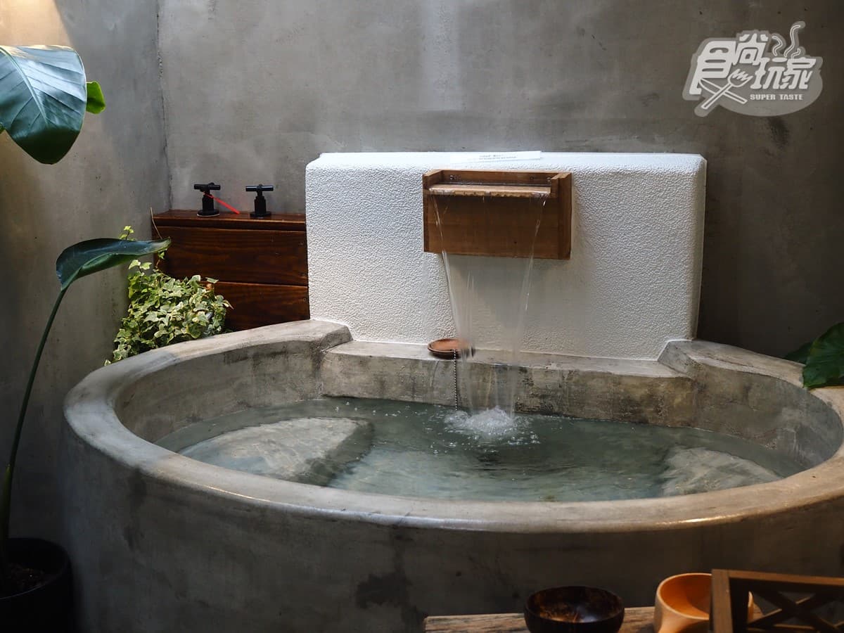 睡在雨林裡的樹屋!開箱宜蘭礁溪「祕境溫泉民宿」,一泊二食、泡湯泡到飽 睡在雨林裡的樹屋!開箱宜蘭礁溪「祕境溫泉民宿」,一泊二食、泡湯泡到飽