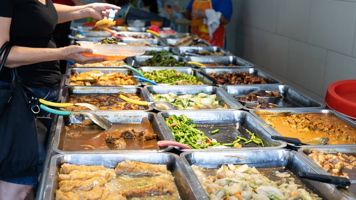 百元有找吃很飽!台北10大佛心價便當,「這家」滷肉飯、4款飲料無限吃