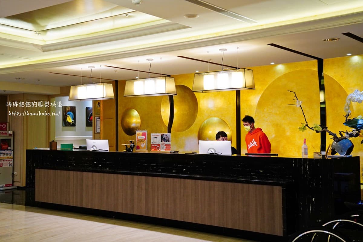 【新開店】泡麵、冰棒吃到飽!台中捷運旅店爽泡大浴缸,雙人房2千有找 【新開店】泡麵、冰棒吃到飽!台中捷運旅店爽泡大浴缸,雙人房2千有找