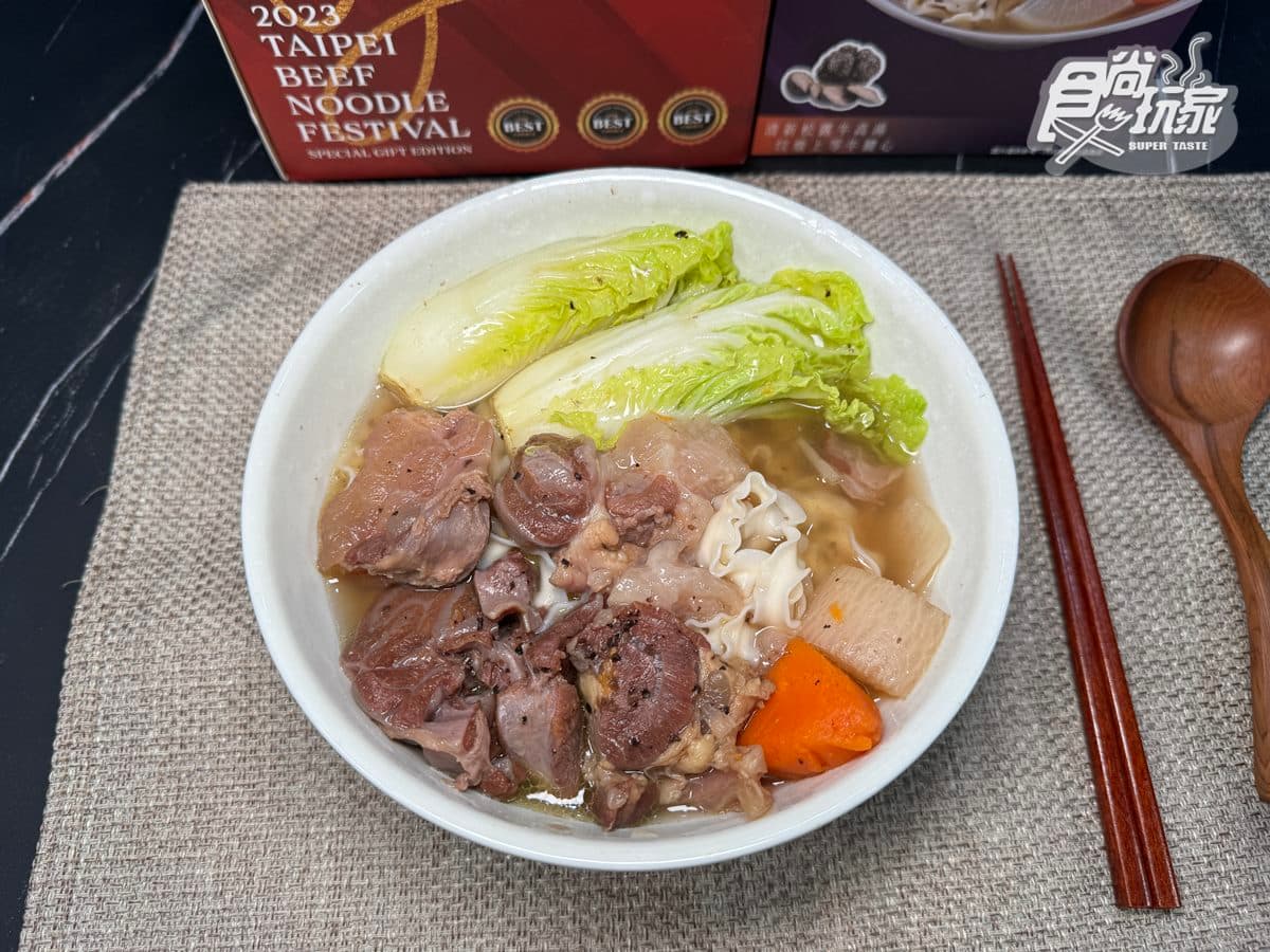 「牛肉麵節金獎」是這家!在家神還原經典紅燒牛肉麵,牛筋入口即化太犯規 「牛肉麵節金獎」是這家!在家神還原經典紅燒牛肉麵,牛筋入口即化太犯規