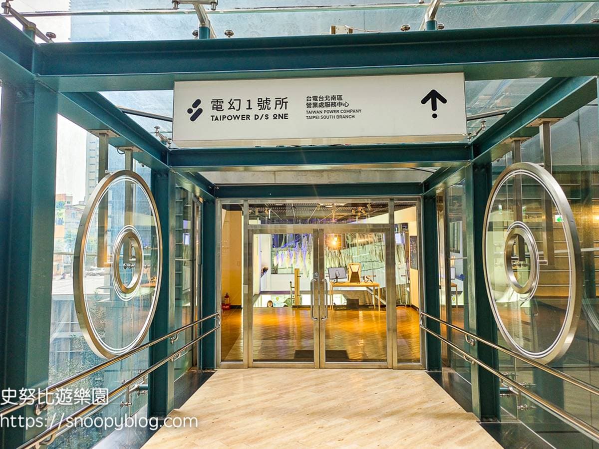 首家免費「夜店版健身房」在這!投籃機、踩飛輪玩到飽,還能體驗VR機器人 首家免費「夜店版健身房」在這!投籃機、踩飛輪玩到飽,還能體驗VR機器人