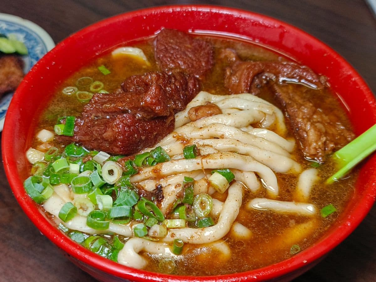 台北小資族最愛!城中市場6家必吃美食:高CP值便當、70年「巨飽牛肉麵」 台北小資族最愛!城中市場6家必吃美食:高CP值便當、70年「巨飽牛肉麵」