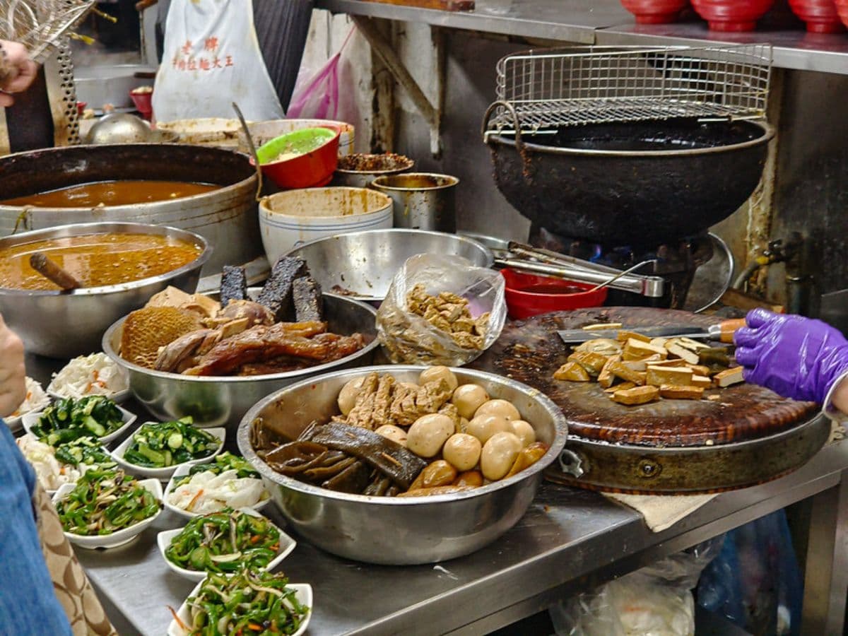 台北小資族最愛!城中市場6家必吃美食:高CP值便當、70年「巨飽牛肉麵」 台北小資族最愛!城中市場6家必吃美食:高CP值便當、70年「巨飽牛肉麵」