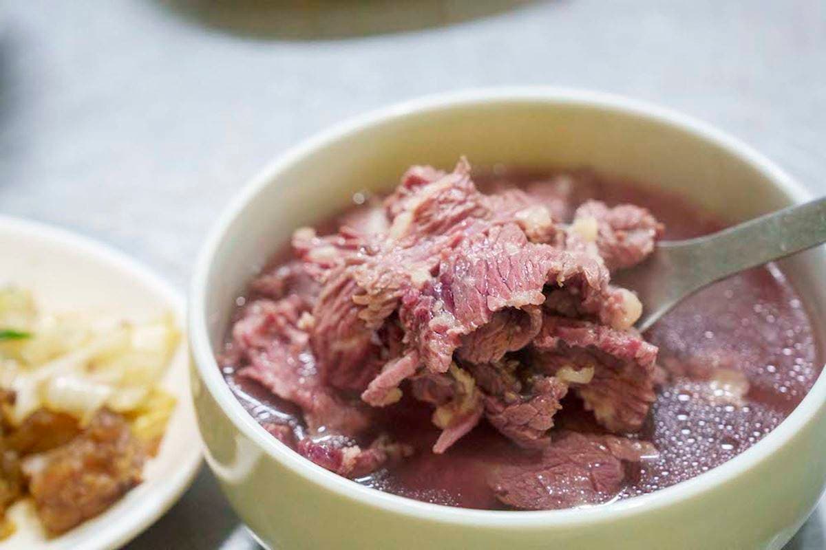 半夜2點排隊也要吃!台南「宵夜傳奇牛肉湯」在地人才懂,麻油熱炒老饕最愛 半夜2點排隊也要吃!台南「宵夜傳奇牛肉湯」在地人才懂,麻油熱炒老饕最愛