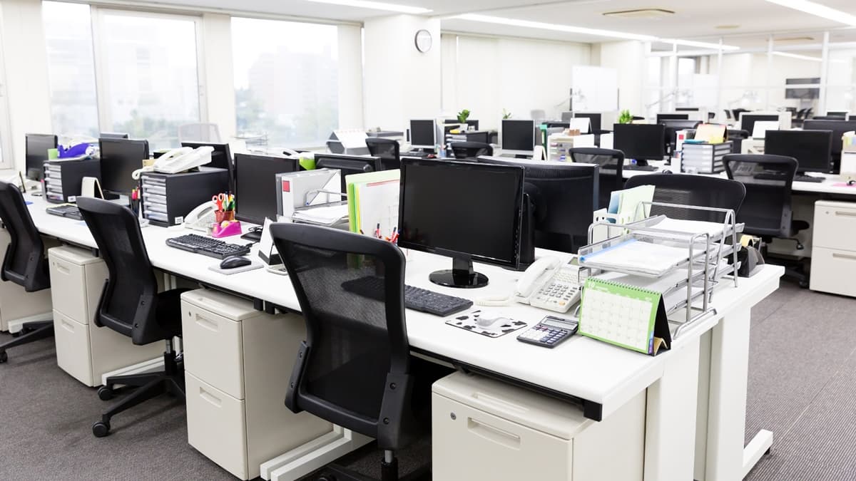 他下班後常被要求做1事,想報加班費卻遭主管嗆「你好意思?」網友勸:塊陶!