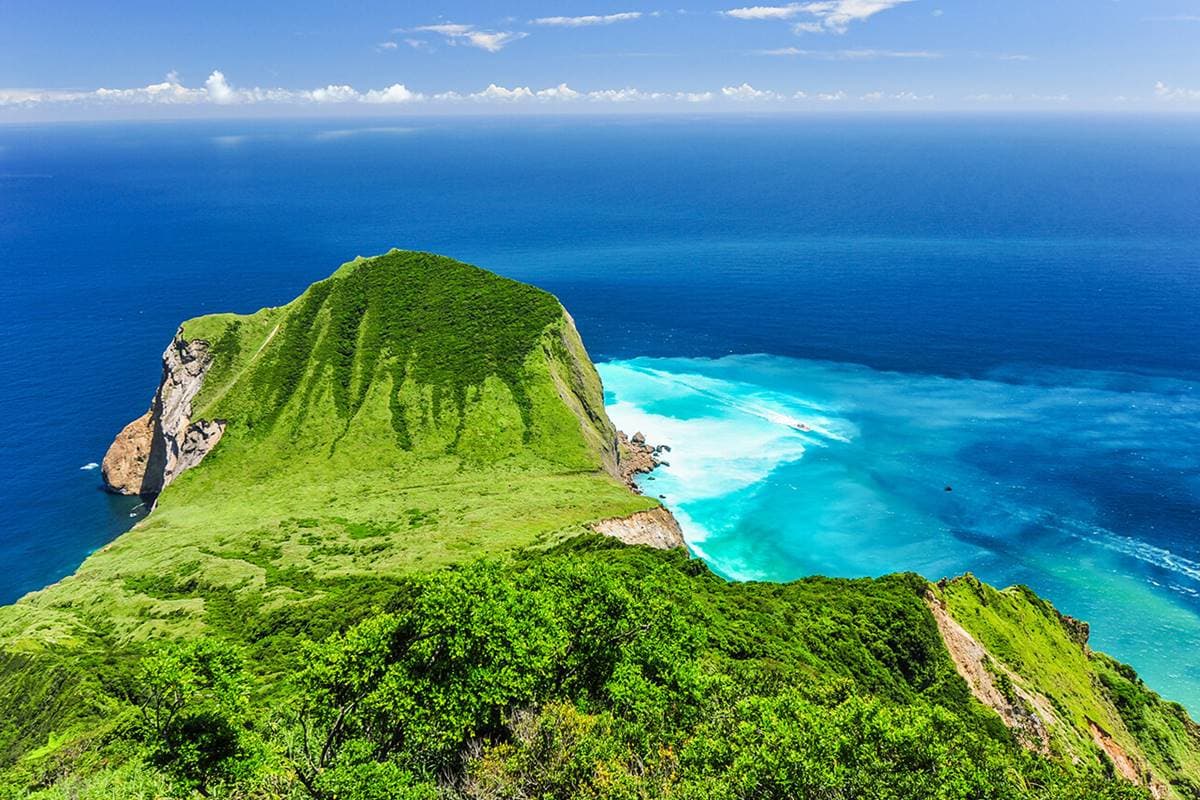 全球最酷「龜山島」限時開放!看完登島須知快搶訂,搭船賞鯨+打卡牛奶湖 宜蘭景點:龜山島