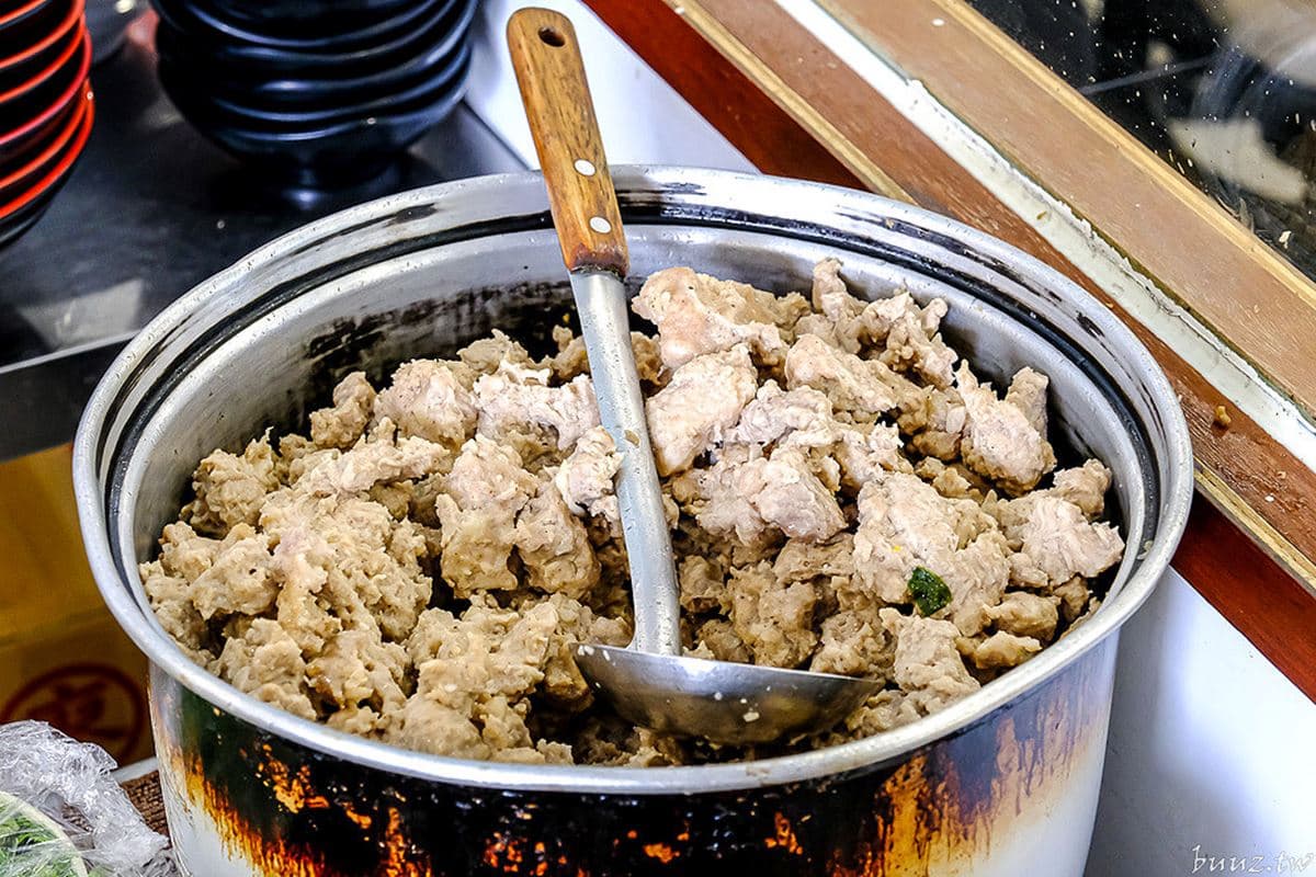 「肉羹界的LV」在台中!「辦桌味肉羹」日賣700碗,大顆米糕飄麻油薑香 「肉羹界的LV」在台中!「辦桌味肉羹」日賣700碗,大顆米糕飄麻油薑香