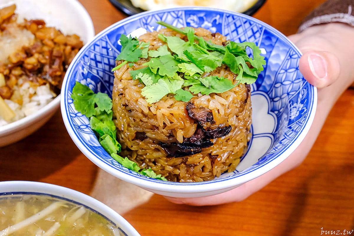 「肉羹界的LV」在台中!「辦桌味肉羹」日賣700碗,大顆米糕飄麻油薑香 「肉羹界的LV」在台中!「辦桌味肉羹」日賣700碗,大顆米糕飄麻油薑香