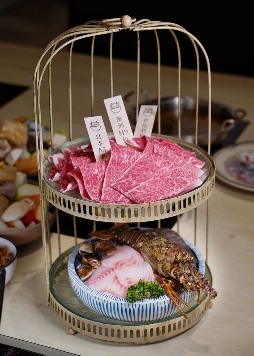 298元起「火鍋自助吧吃到飽」!壽星生日送肉盤,30種食材、10種熟食無限吃 298元起「火鍋自助吧吃到飽」!壽星生日送肉盤,30種食材、10種熟食無限吃