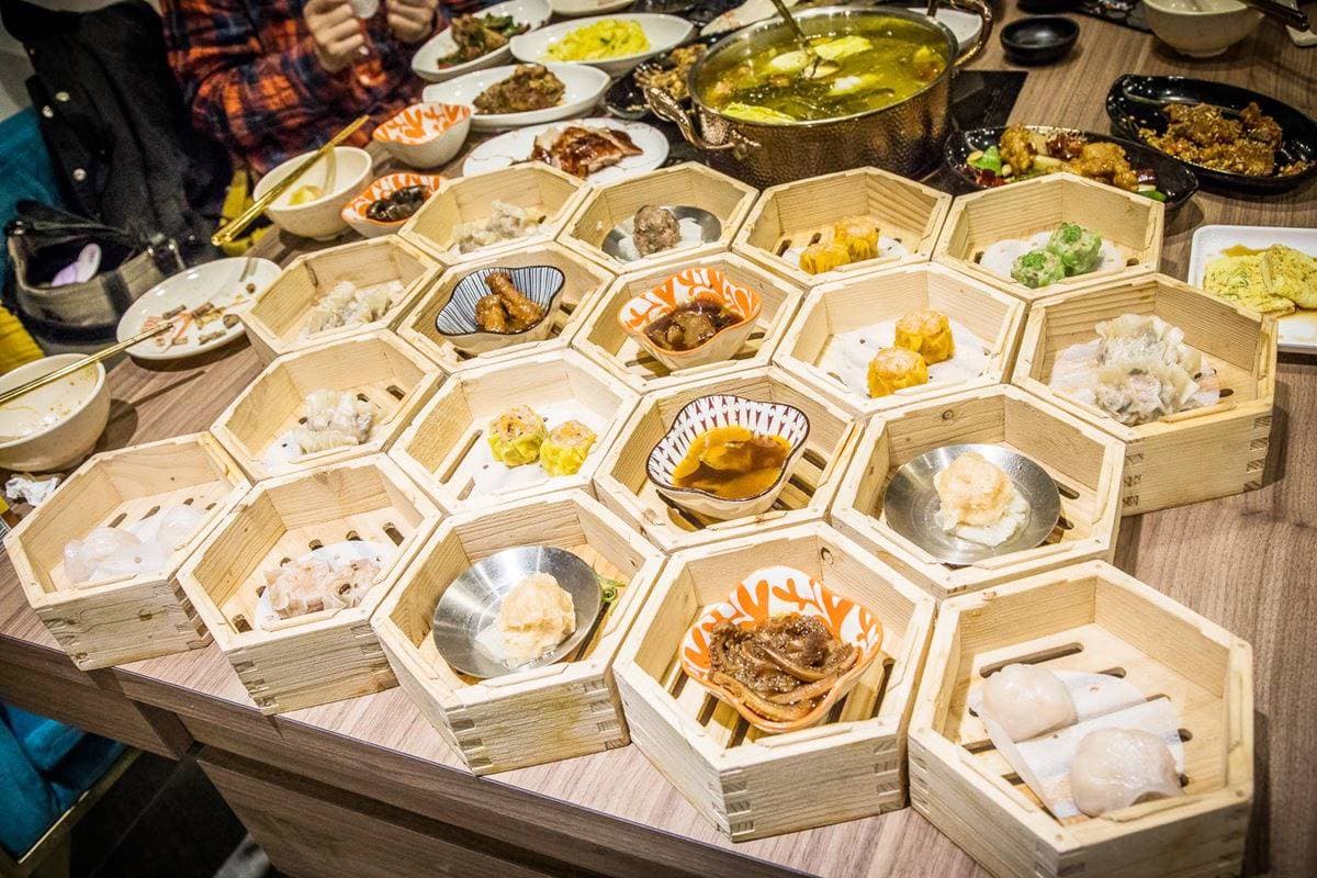 桃園超狂「烤鴨+港點吃到飽」!60道港式料理無限嗑,必嘗一鴨三吃超過癮 桃園超狂「烤鴨+港點吃到飽」!60道港式料理無限嗑,必嘗一鴨三吃超過癮