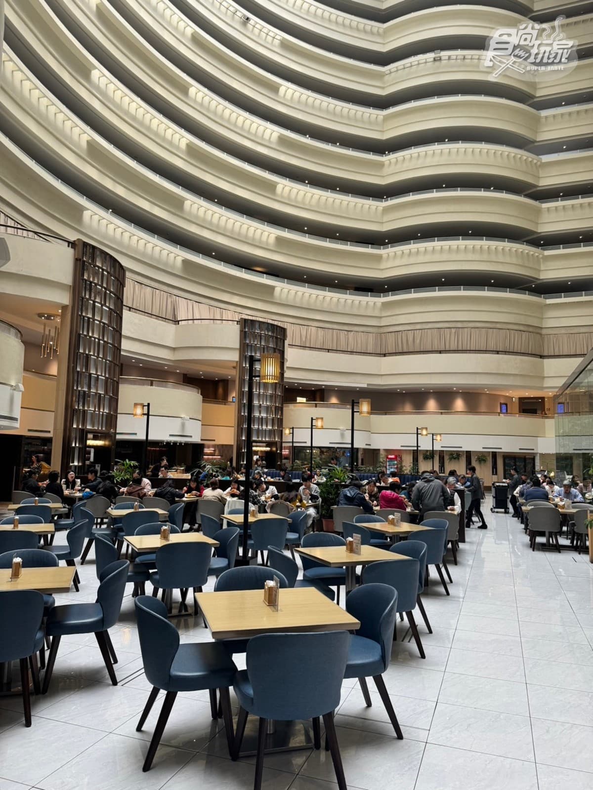烤鴨、生魚片千元吃到飽!台北隱藏版星級飯店Buffet,壽星揪團1人免費吃 烤鴨、生魚片千元吃到飽!台北隱藏版星級飯店Buffet,壽星揪團1人免費吃