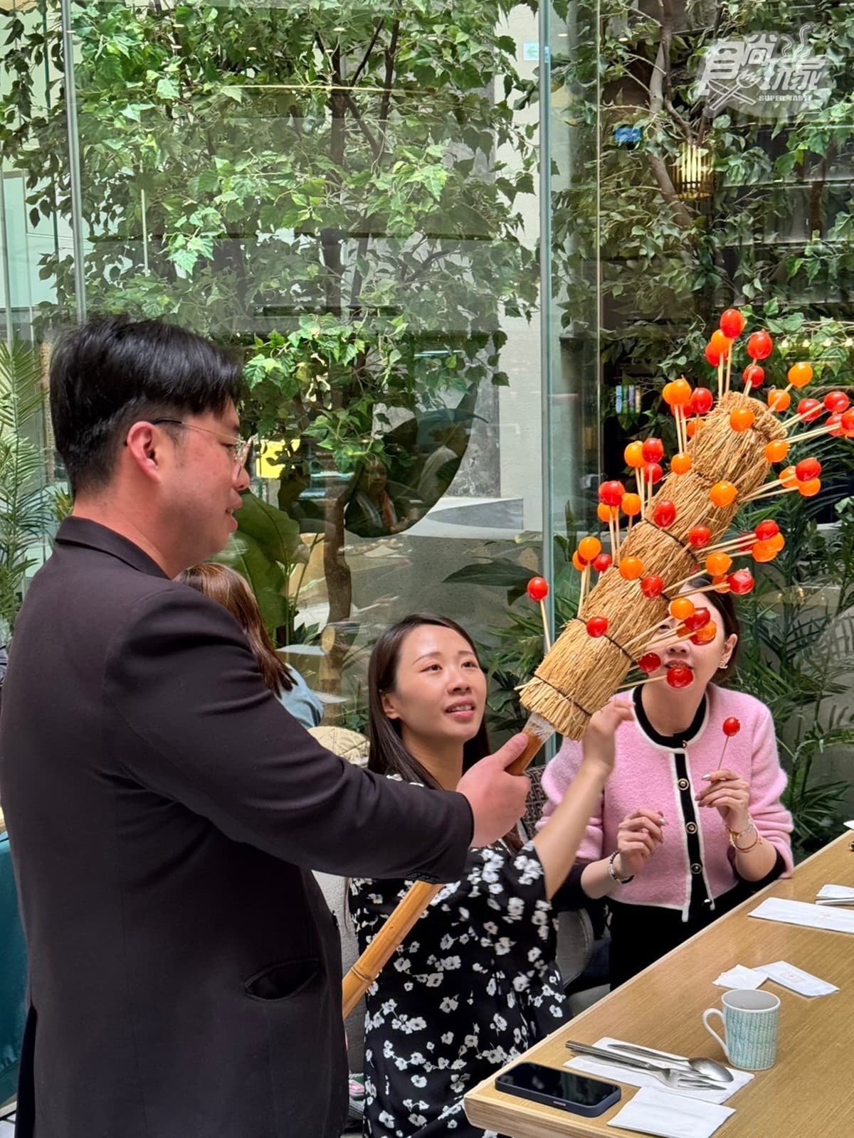 烤鴨、生魚片千元吃到飽!台北隱藏版星級飯店Buffet,壽星揪團1人免費吃 烤鴨、生魚片千元吃到飽!台北隱藏版星級飯店Buffet,壽星揪團1人免費吃