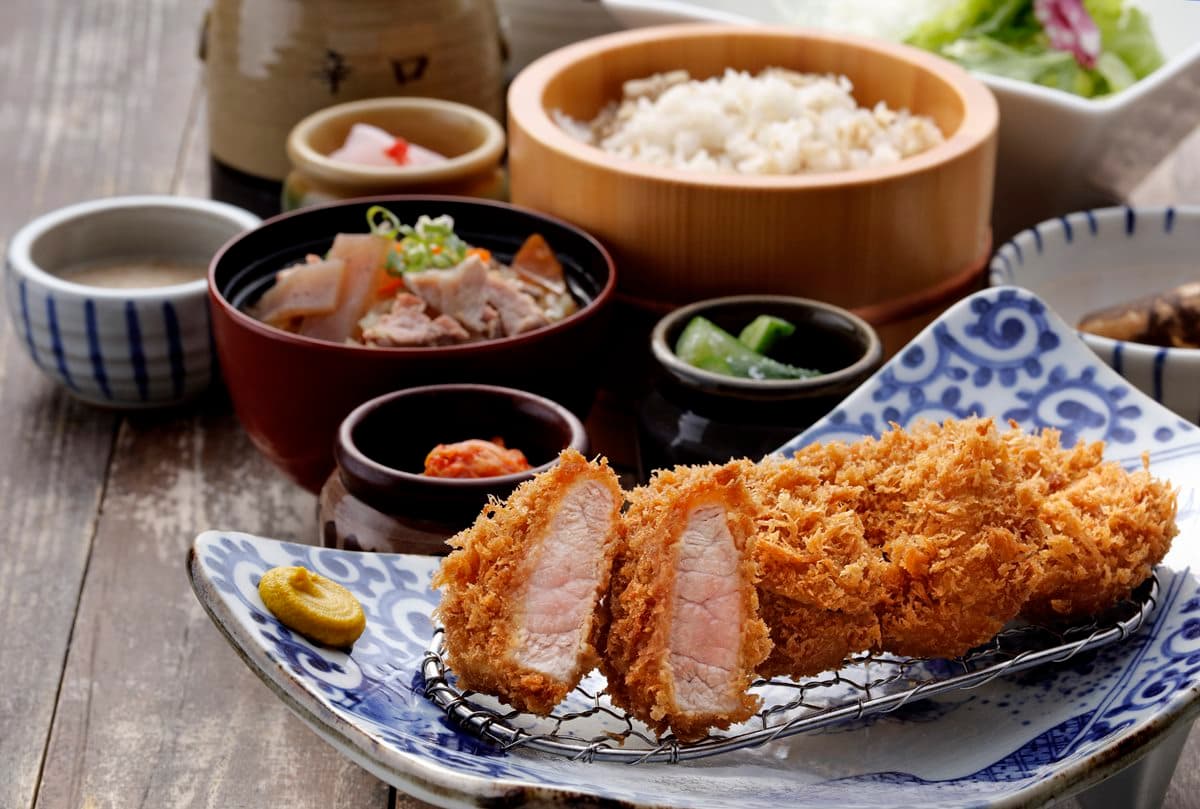 免費續飯、加高麗菜!169元起無限吃到飽,號稱全台最狂「日式豬排」 快閃3天半價吃!日本最夯豬排店最低190元,內用味噌湯、麥飯無限續