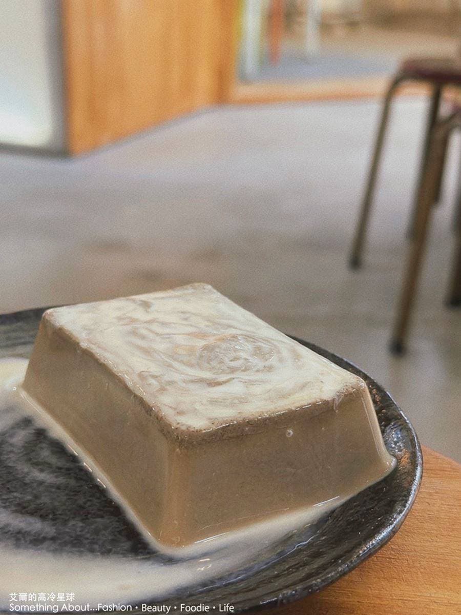 蛋黃酥南霸天在這!台南10家必買伴手禮:排隊花生糖、布丁界的愛馬仕 蛋黃酥南霸天在這!台南10家必買伴手禮:排隊花生糖、布丁界的愛馬仕