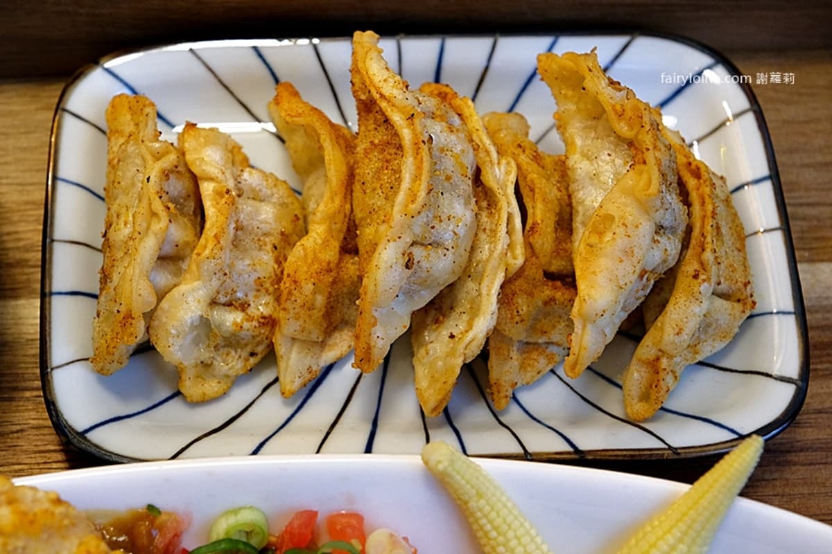 免費續飯、咖哩醬!超狂「咖哩專賣店」最低180元起,必嗑酥炸豬排、獨門炸餃 免費續飯、咖哩醬!超狂「咖哩專賣店」最低180元起,必嗑酥炸豬排、獨門炸餃