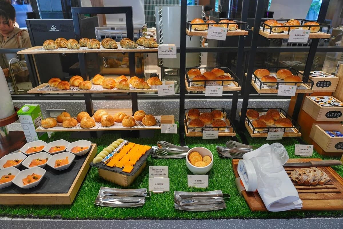 3小時任你吃到飽!台南最佛飯店早午餐7亮點,爽嗑牛肉湯、虱目魚肉燥飯 3小時任你吃到飽!台南最佛飯店早午餐7亮點,爽嗑牛肉湯、虱目魚肉燥飯