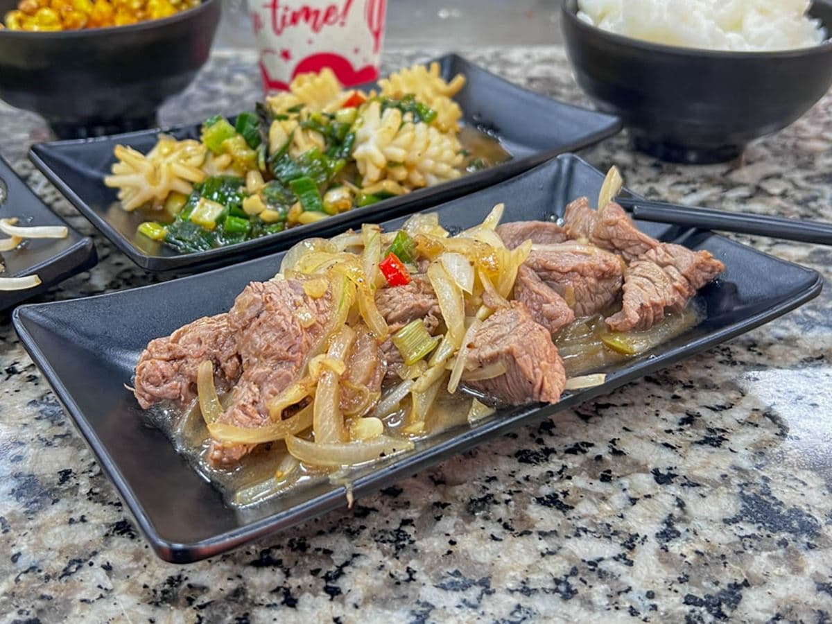 青菜免費續盤!120元起爽吃高CP值鐵板燒,自助吧白飯、爆米花、冰品無限供應 青菜免費續盤!120元起爽吃高CP值鐵板燒,自助吧白飯、爆米花、冰品無限供應