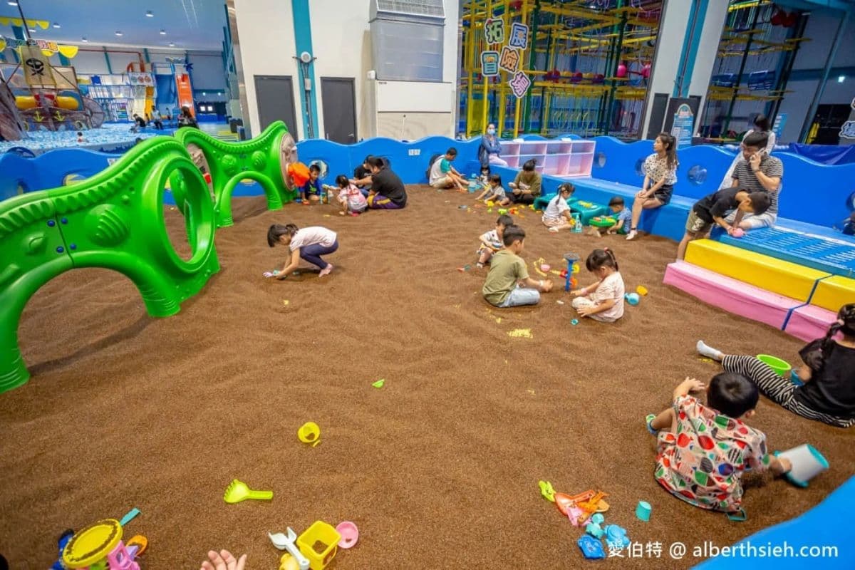每小時最低90元!南台灣最大「室內親子樂園」,先衝百萬球池、2000坪玩到瘋 每小時最低90元!南台灣最大「室內親子樂園」,先衝百萬球池、2000坪玩到瘋