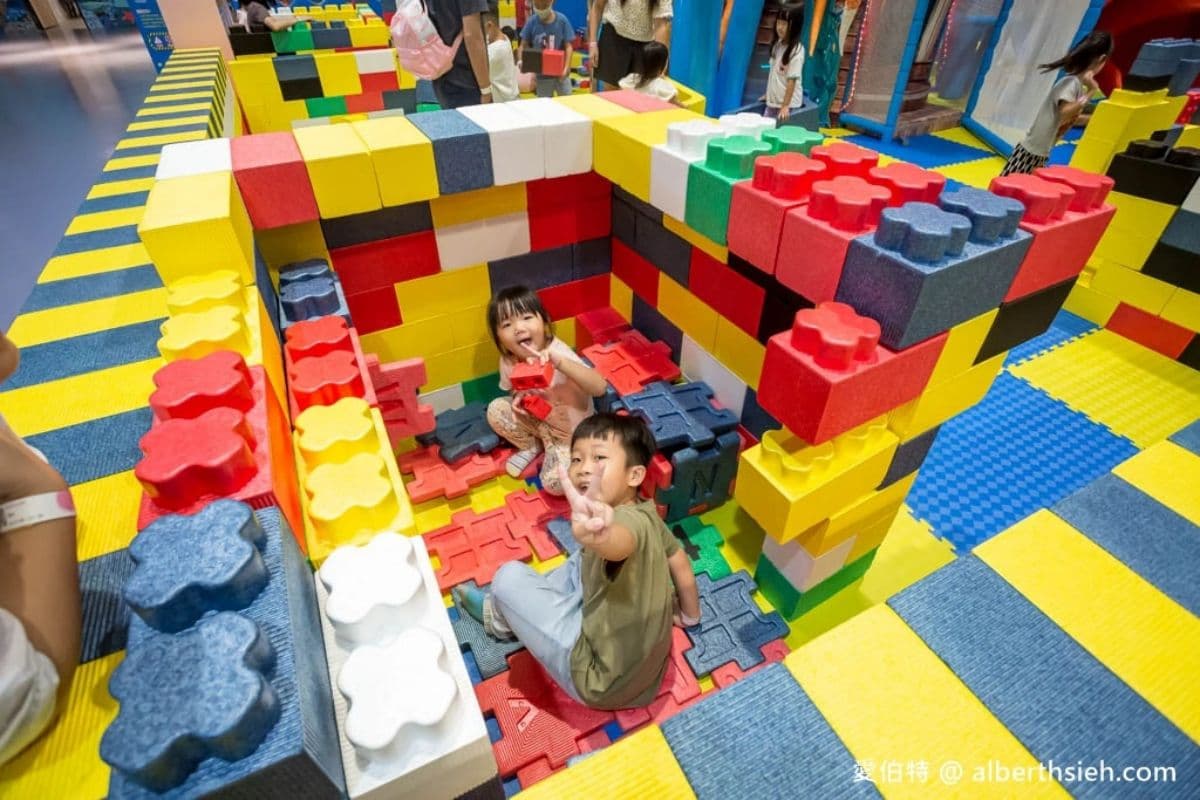 每小時最低90元!南台灣最大「室內親子樂園」,先衝百萬球池、2000坪玩到瘋 每小時最低90元!南台灣最大「室內親子樂園」,先衝百萬球池、2000坪玩到瘋
