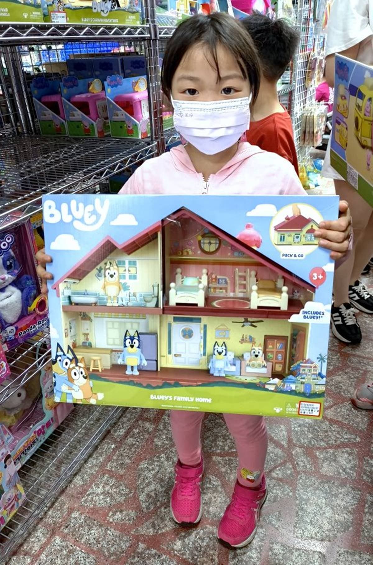 桃園最大「玩具界Costco」!破千坪超好逛,正版寶可夢、大型遙控車批發價爽買 桃園最大「玩具界Costco」!破千坪超好逛,正版寶可夢、大型遙控車批發價爽買