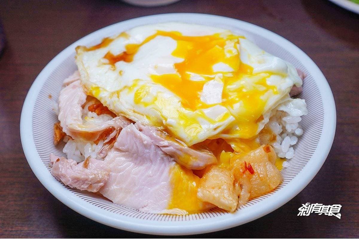網推「台中最好吃火雞肉飯」!口味媲美嘉義本地,限量「雞片飯」晚來吃不到 【台中美食推薦】頂吉古早味火雞肉飯|媲美嘉義道地雞肉飯