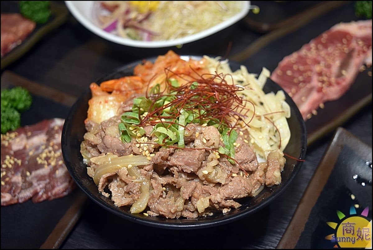 台中別只吃屋馬!4.8星「火烤兩吃」爽嗑百種食材,牛舌、和牛、生蠔無限吃 台中別只吃屋馬!4.8星「火烤兩吃」爽嗑百種食材,牛舌、和牛、生蠔無限吃