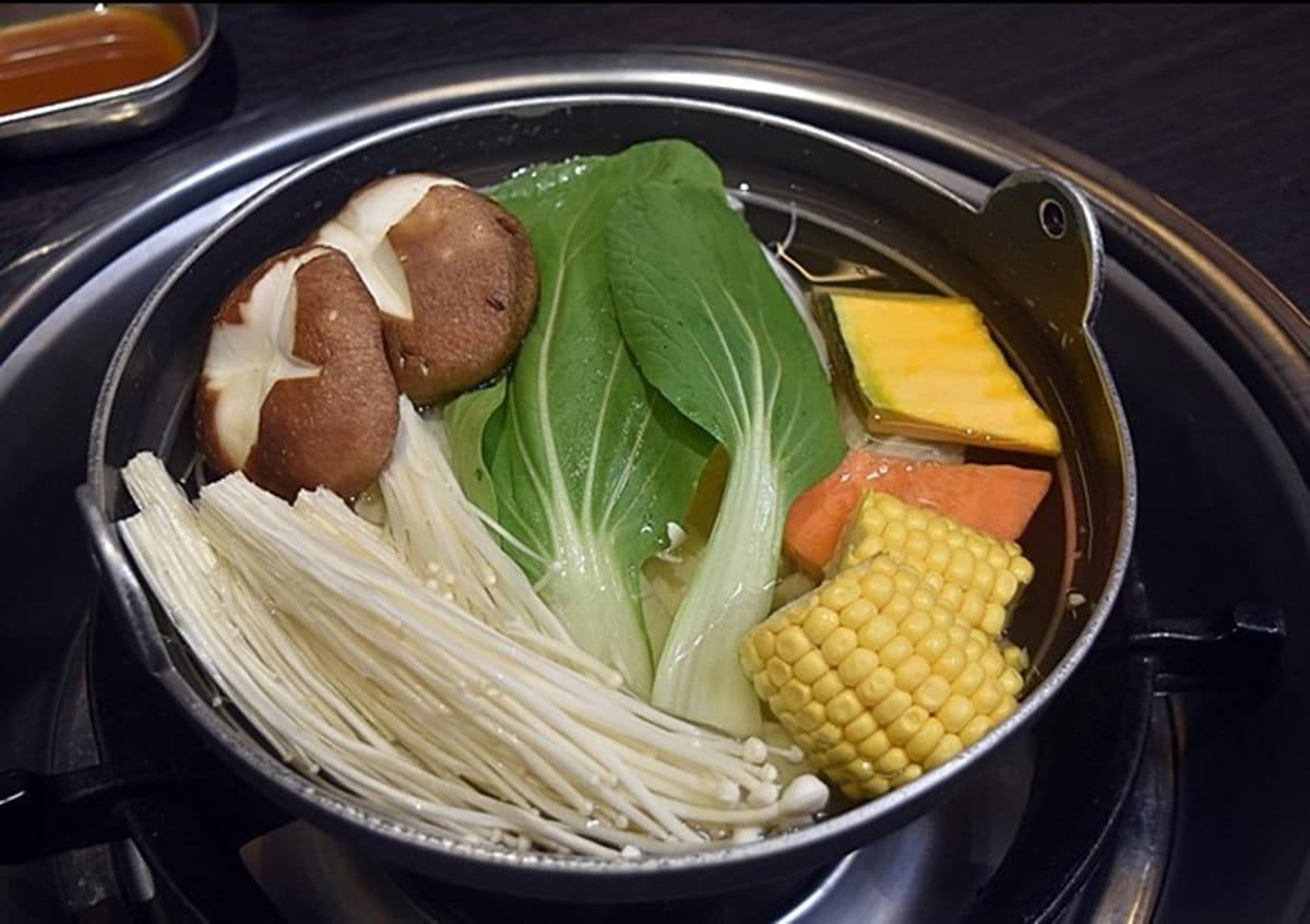台中別只吃屋馬!4.8星「火烤兩吃」爽嗑百種食材,牛舌、和牛、生蠔無限吃 台中別只吃屋馬!4.8星「火烤兩吃」爽嗑百種食材,牛舌、和牛、生蠔無限吃