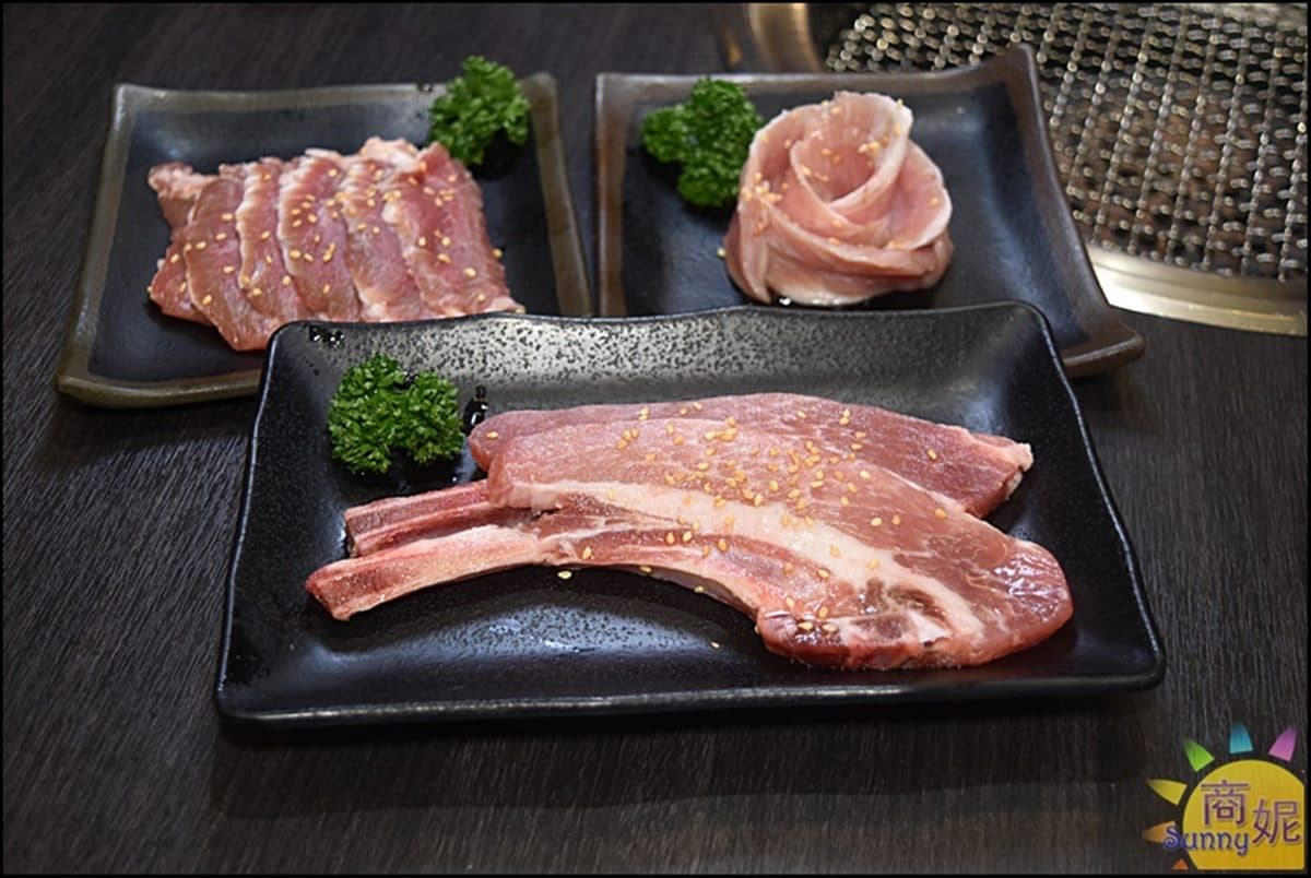 台中別只吃屋馬!4.8星「火烤兩吃」爽嗑百種食材,牛舌、和牛、生蠔無限吃 台中別只吃屋馬!4.8星「火烤兩吃」爽嗑百種食材,牛舌、和牛、生蠔無限吃