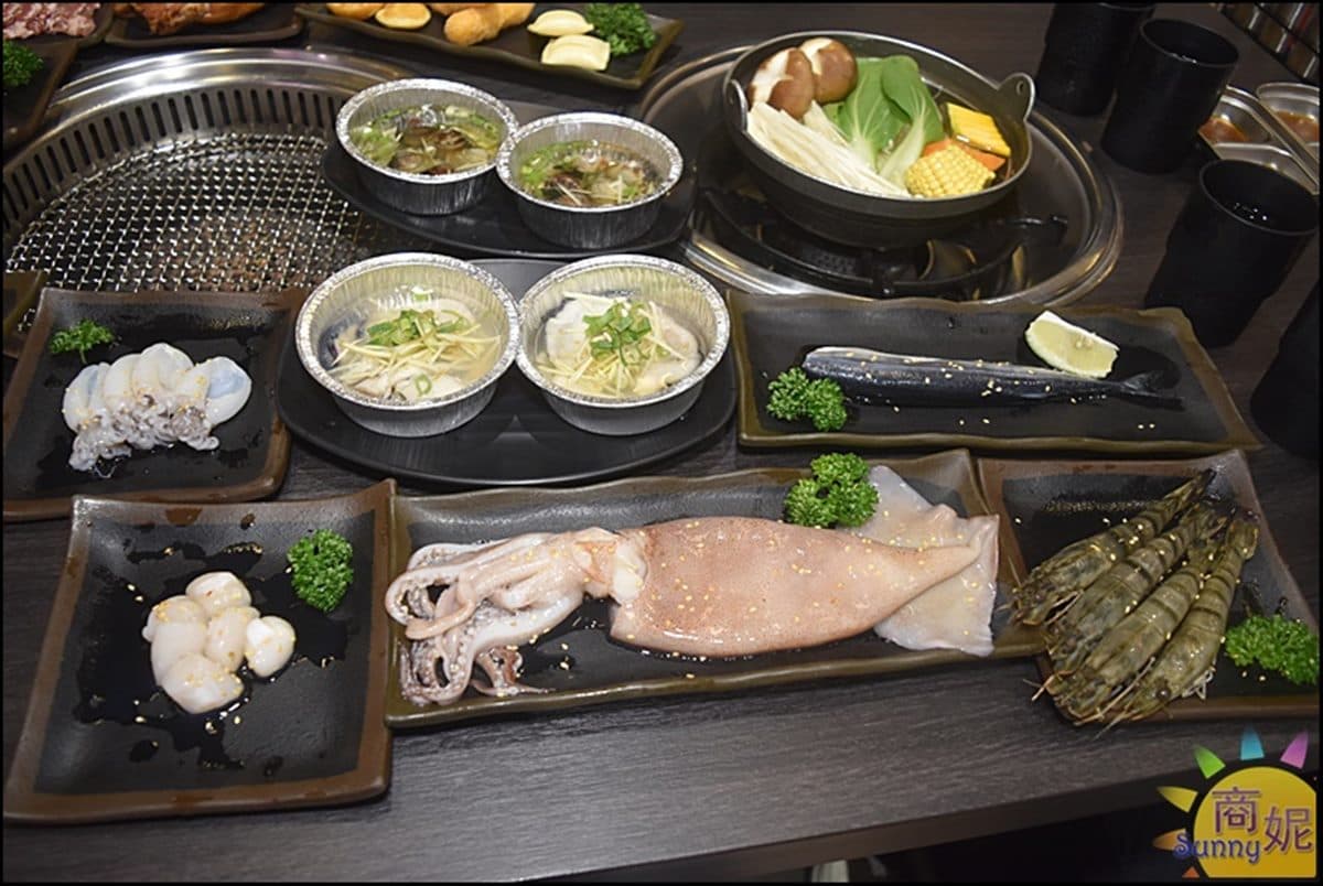 台中別只吃屋馬!4.8星「火烤兩吃」爽嗑百種食材,牛舌、和牛、生蠔無限吃 台中別只吃屋馬!4.8星「火烤兩吃」爽嗑百種食材,牛舌、和牛、生蠔無限吃