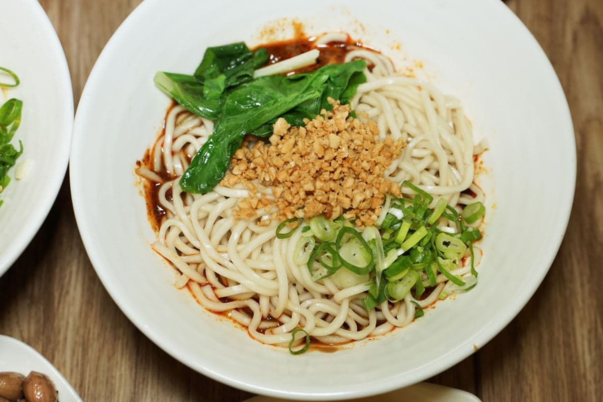 永和版「小鼎泰豐」!在地人社團暴紅,必點排骨蛋炒飯、麵類幾乎百元有找 永和版「小鼎泰豐」!在地人社團暴紅,必點排骨蛋炒飯、麵類幾乎百元有找