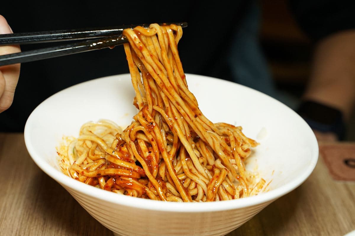 永和版「小鼎泰豐」!在地人社團暴紅,必點排骨蛋炒飯、麵類幾乎百元有找 永和版「小鼎泰豐」!在地人社團暴紅,必點排骨蛋炒飯、麵類幾乎百元有找