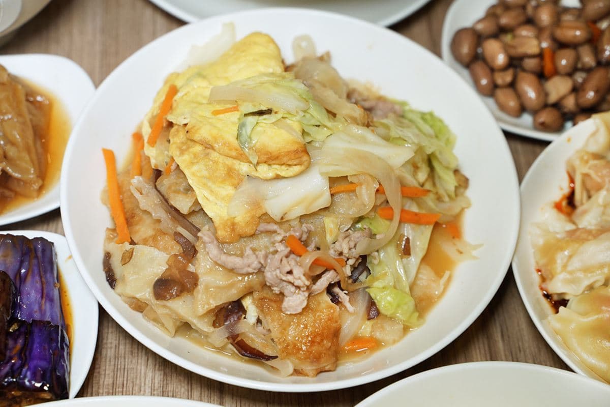 永和版「小鼎泰豐」!在地人社團暴紅,必點排骨蛋炒飯、麵類幾乎百元有找 永和版「小鼎泰豐」!在地人社團暴紅,必點排骨蛋炒飯、麵類幾乎百元有找