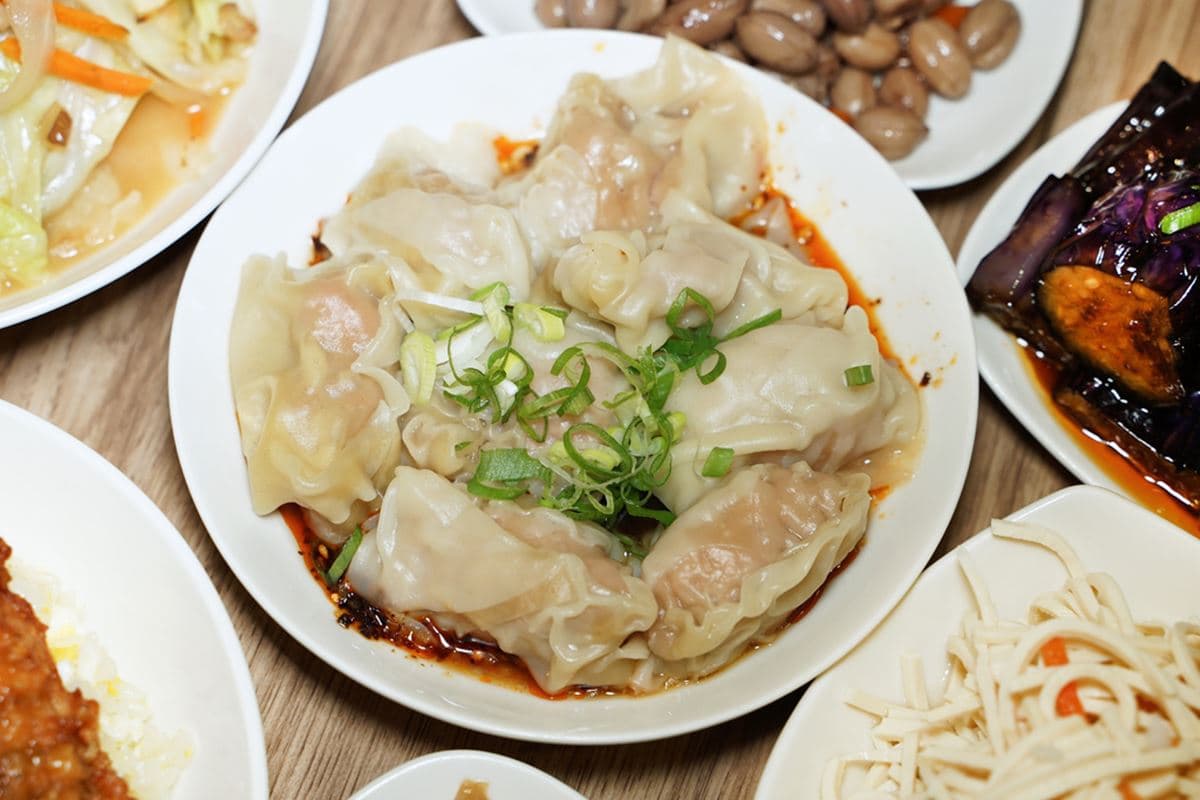 永和版「小鼎泰豐」!在地人社團暴紅,必點排骨蛋炒飯、麵類幾乎百元有找 永和版「小鼎泰豐」!在地人社團暴紅,必點排骨蛋炒飯、麵類幾乎百元有找