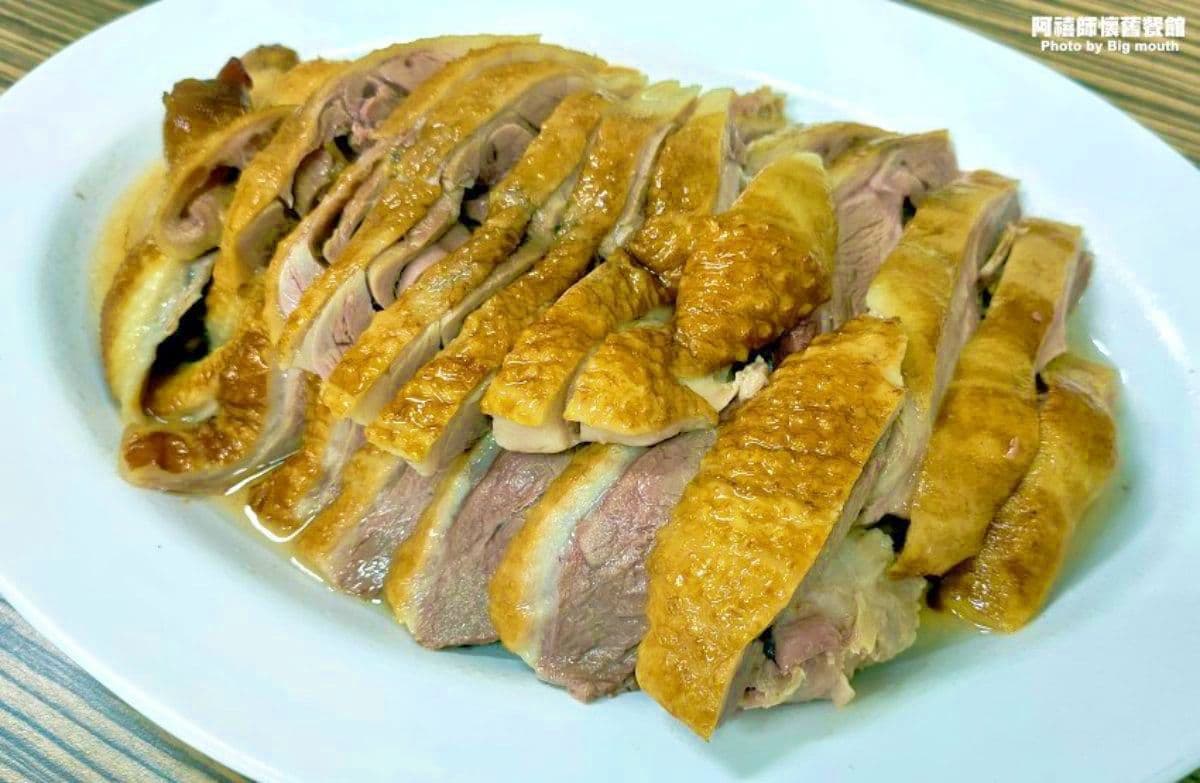 台中第一家「桶仔鵝」在這!獲頒「全台好吃鵝肉飯」第二名,甘蔗燻鵝粉嫩多汁 台中第一家「桶仔鵝」在這!獲頒「全台好吃鵝肉飯」第二名,甘蔗燻鵝粉嫩多汁