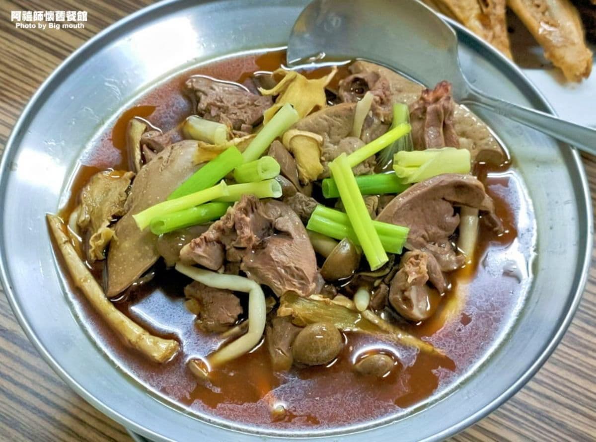 台中第一家「桶仔鵝」在這!獲頒「全台好吃鵝肉飯」第二名,甘蔗燻鵝粉嫩多汁 台中第一家「桶仔鵝」在這!獲頒「全台好吃鵝肉飯」第二名,甘蔗燻鵝粉嫩多汁