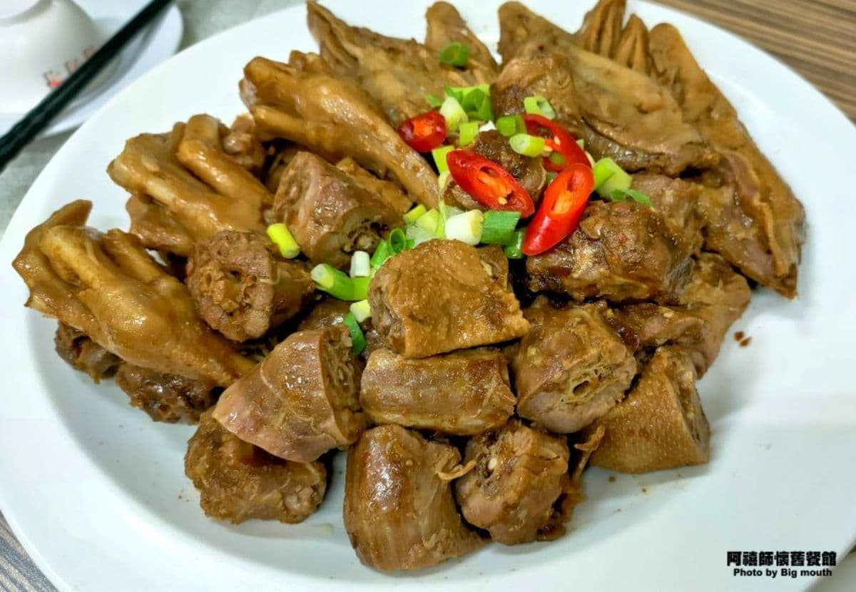 台中第一家「桶仔鵝」在這!獲頒「全台好吃鵝肉飯」第二名,甘蔗燻鵝粉嫩多汁 台中第一家「桶仔鵝」在這!獲頒「全台好吃鵝肉飯」第二名,甘蔗燻鵝粉嫩多汁