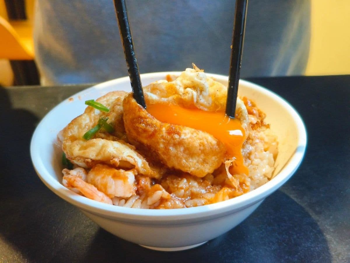 台北也有「銷魂蝦仁飯」!老饕激推必加半熟蛋,蝦醬精華拌飯入口噴香 台北也有「銷魂蝦仁飯」!老饕激推必加半熟蛋,蝦醬精華拌飯入口噴香
