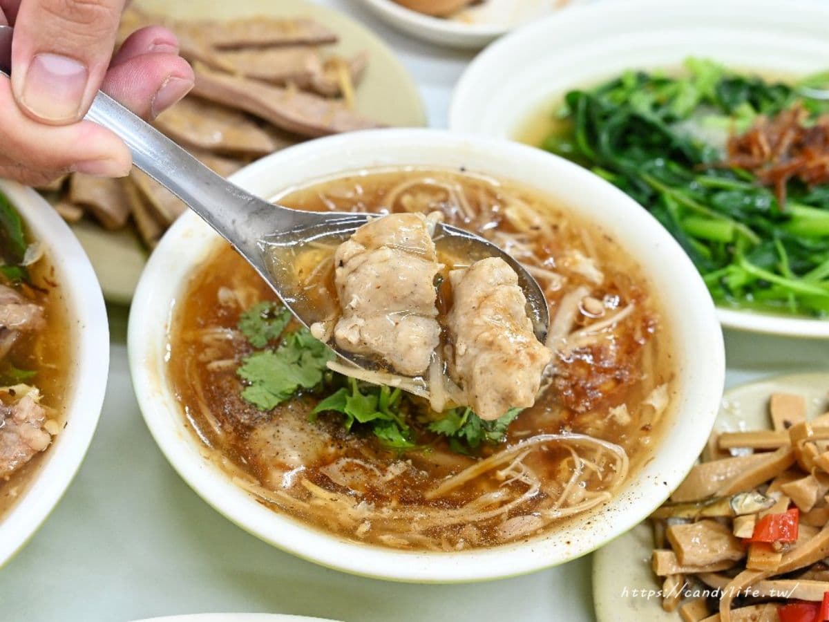 整碗滿滿都是料!飄香50年「爆炒羊肉羹」台中人激推,70元內吃飽CP值超高 整碗滿滿都是料!飄香50年「爆炒羊肉羹」台中人激推,70元內吃飽CP值超高
