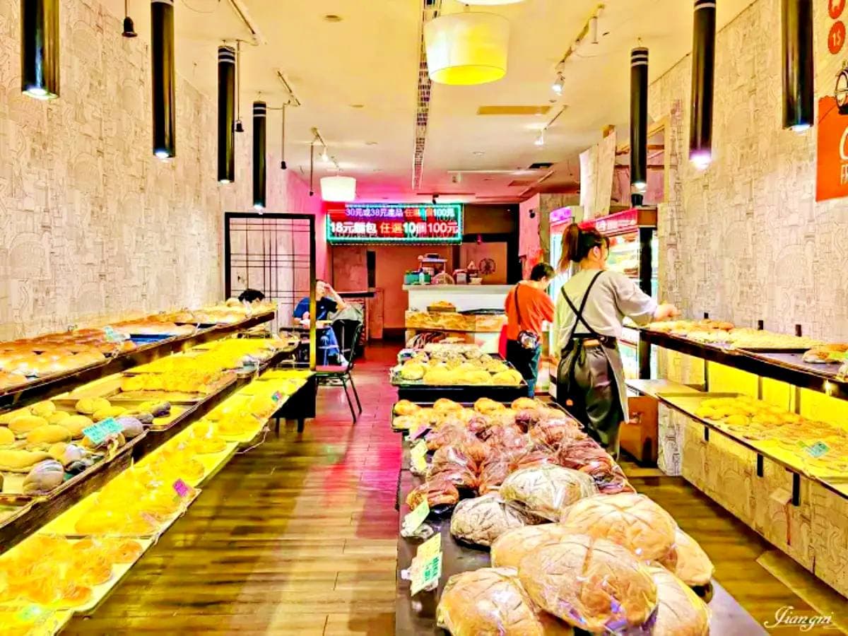 中壢「10元麵包店」地點曝!任選10個100元優惠只到「這時」,暴紅前快來買 中壢「10元麵包店」地點曝!任選10個100元優惠只到「這時」,暴紅前快來買