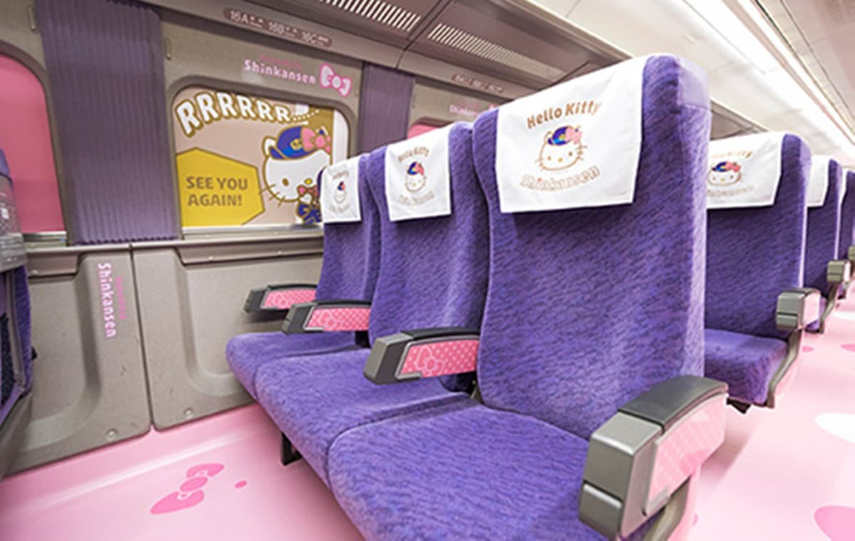 Hello Kitty 50歲啦!主題列車拍到飽搶限量周邊,拿「這張票」免費無限搭 Hello Kitty 50歲啦!主題列車拍到飽搶限量周邊,拿「這張票」免費無限搭